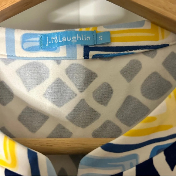 J. McLaughlin Navy Geometric Print Blouse, Size S, Pristine Condition - Picture 2 of 5